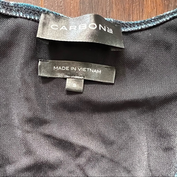 Brand new Carbon 38 teal velvet snakeskin set. Top and bottom size small. - Picture 6 of 7